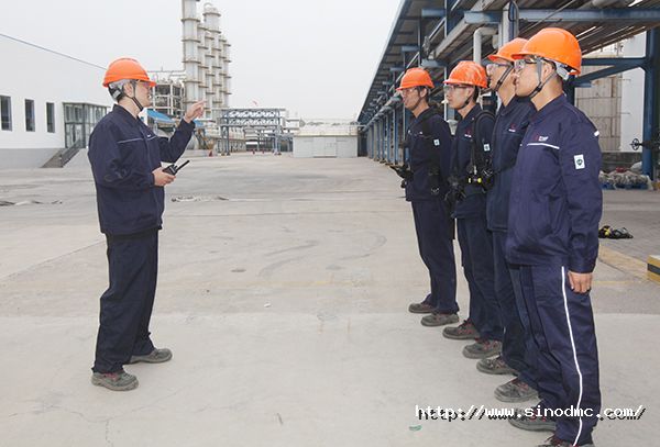 新材料公司对现场应急演练进行总结